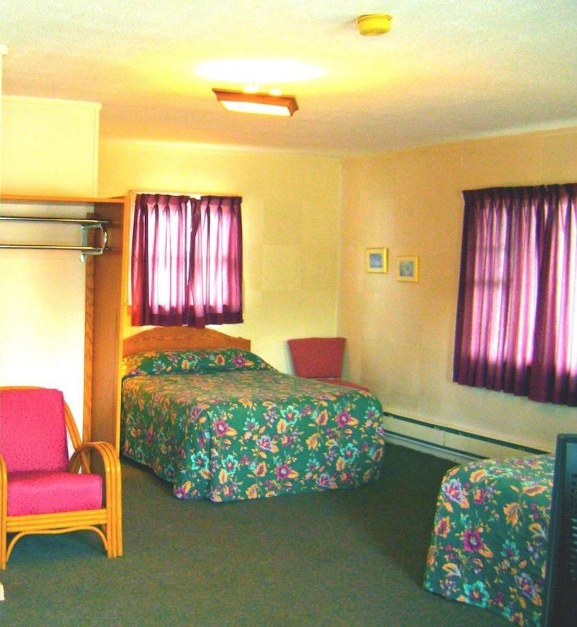 Stiles Motel Hill View Вудсток Екстер'єр фото