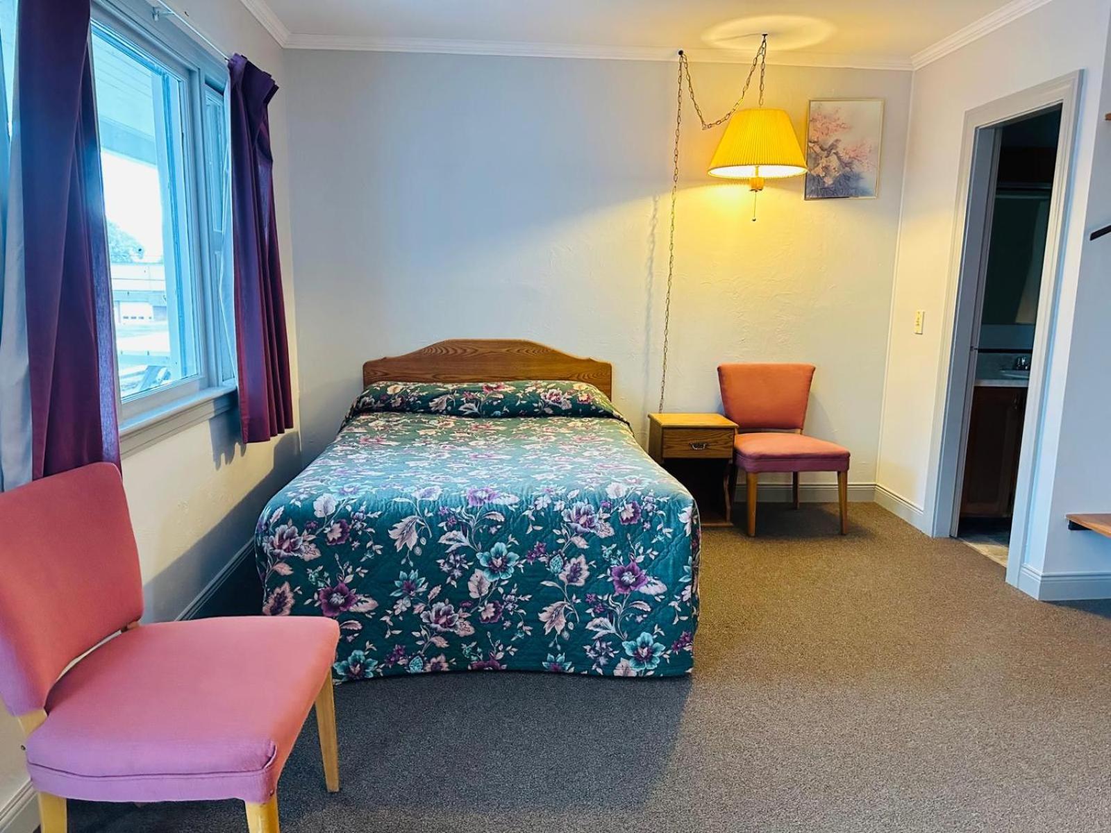 Stiles Motel Hill View Вудсток Екстер'єр фото