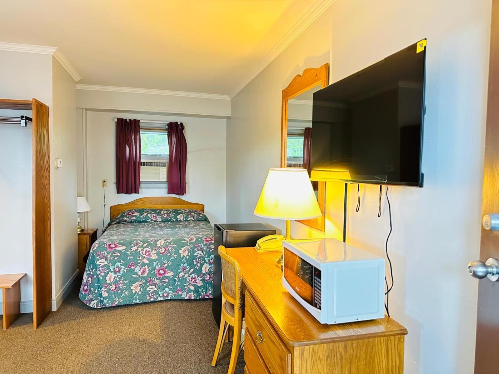Stiles Motel Hill View Вудсток Екстер'єр фото