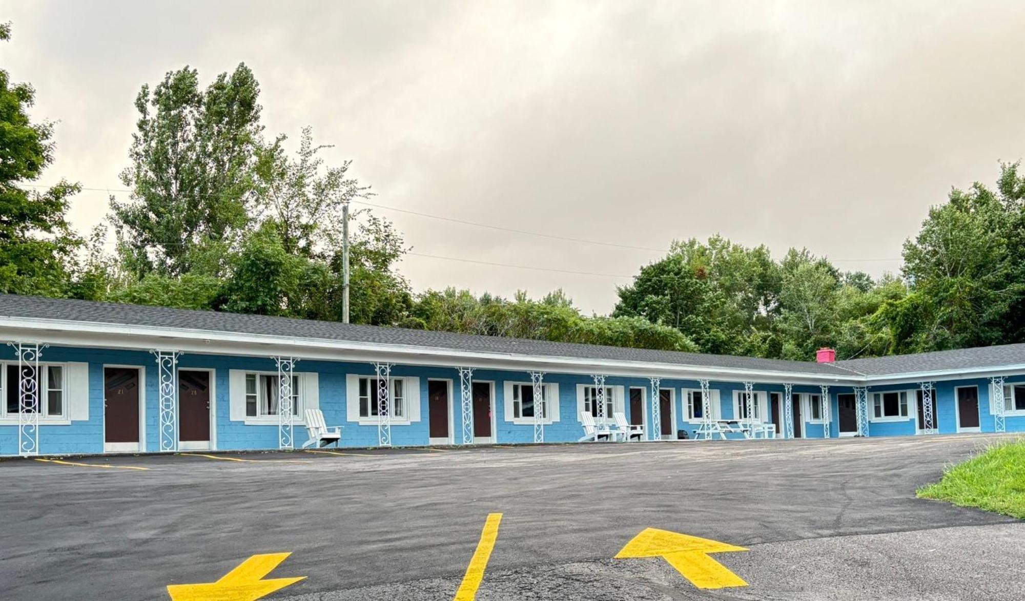 Stiles Motel Hill View Вудсток Екстер'єр фото