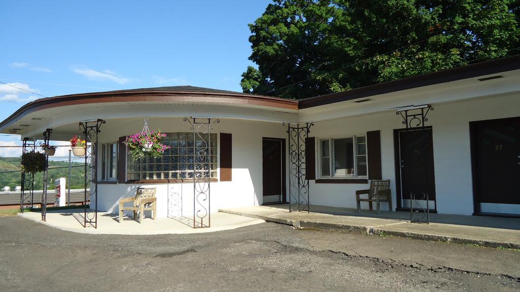 Stiles Motel Hill View Вудсток Екстер'єр фото