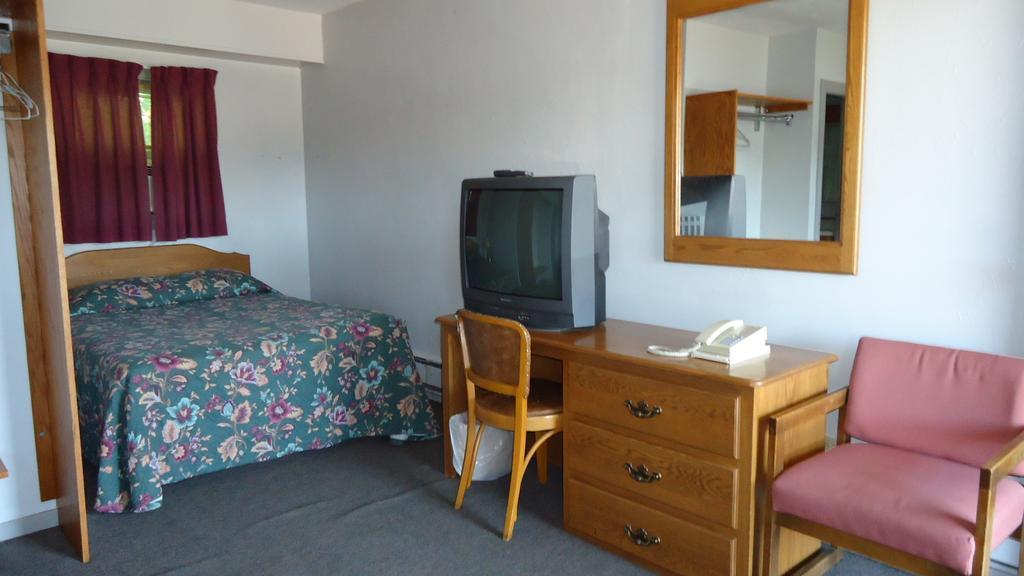 Stiles Motel Hill View Вудсток Екстер'єр фото