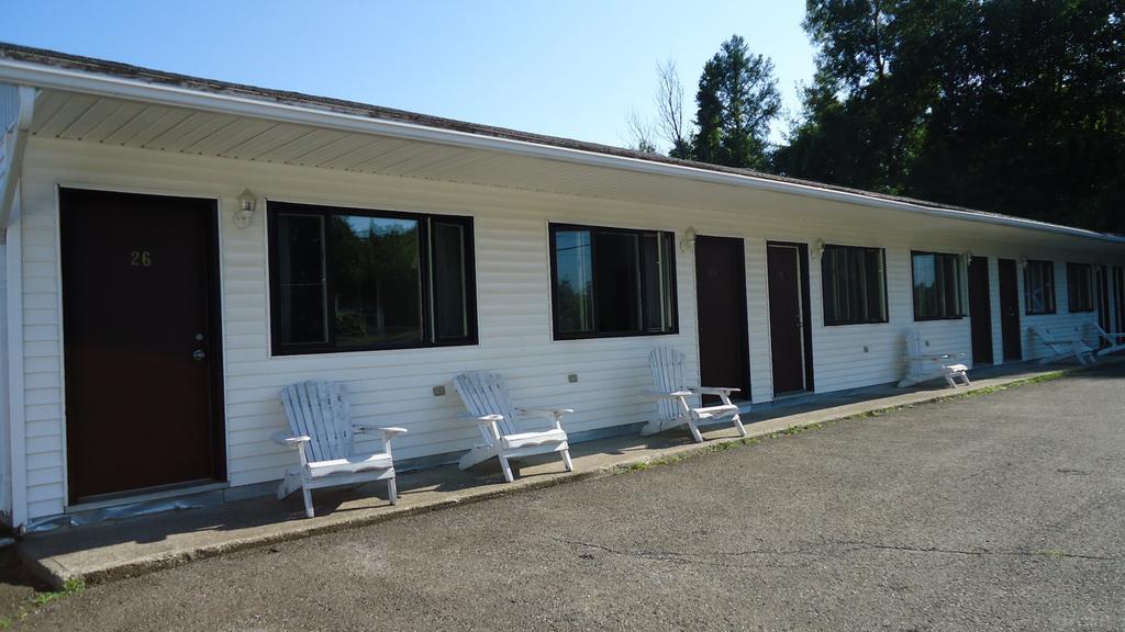 Stiles Motel Hill View Вудсток Екстер'єр фото